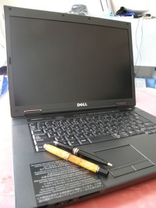DELL太郎の上で仲良く