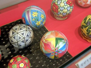 なかなか丸くは作れないのよ。 なかなか丸くは作れないのよ。