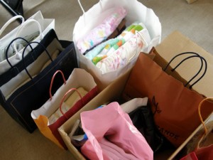 石けん、タオル、文房具