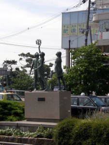 駅前の銅像