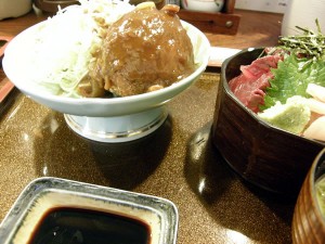 よこわ丼とコロッケ