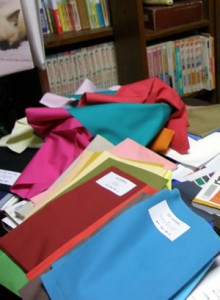 色とりどりのドレープで診断します