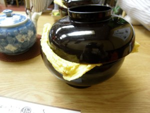 きんし丼 玉子焼きがはみ出しています きんし丼 玉子焼きがはみ出しています