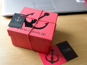 赤とイカリがすてき