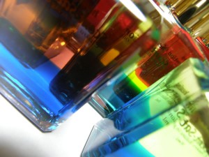 トリコロールボトルの森