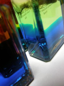 トリコロールボトルの森