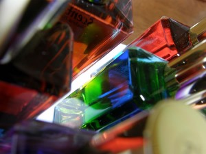 トリコロールボトルの森