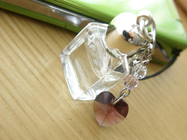 バイオレットの香りとストラップ