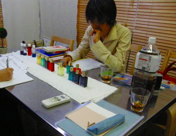 センセーション カラーセラピスト養成講座 うーん、この色は。