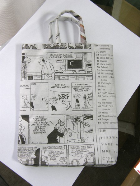 新聞で作るエコバッグ