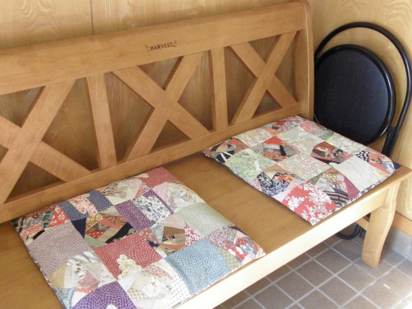 一春庵 待合のお座布団